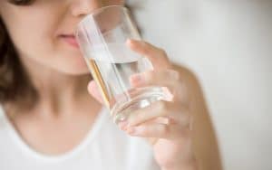 6 terveysongelmia ehkäisevää syytä juoda vettä